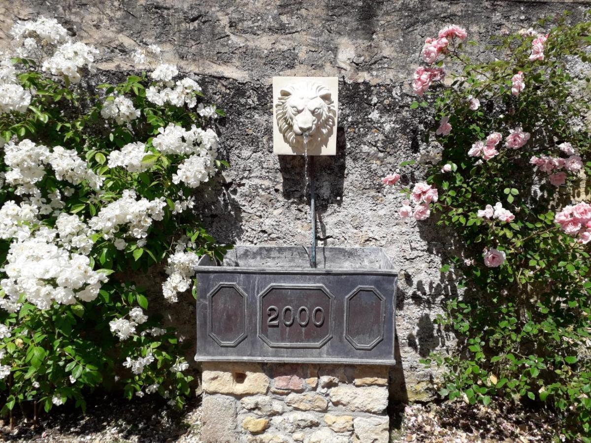14Th Century Priory In Pressigny Bed & Breakfast Pressigny  Exterior foto