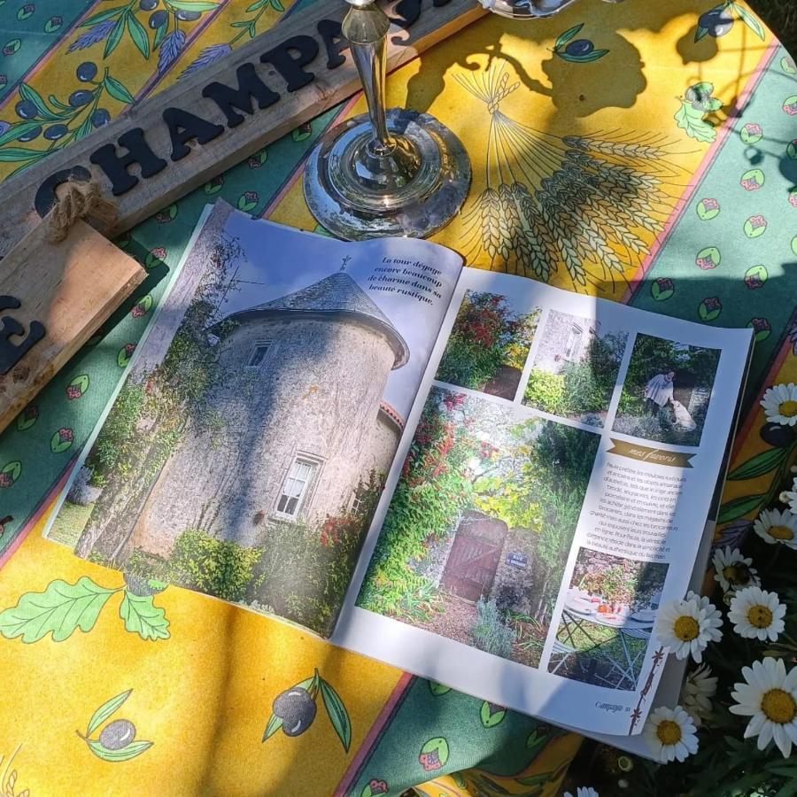 14Th Century Priory In Pressigny Bed & Breakfast Pressigny  Exterior foto
