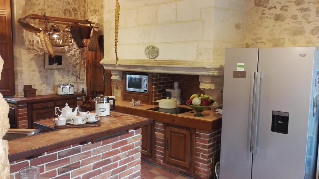 14Th Century Priory In Pressigny Bed & Breakfast Pressigny  Exterior foto