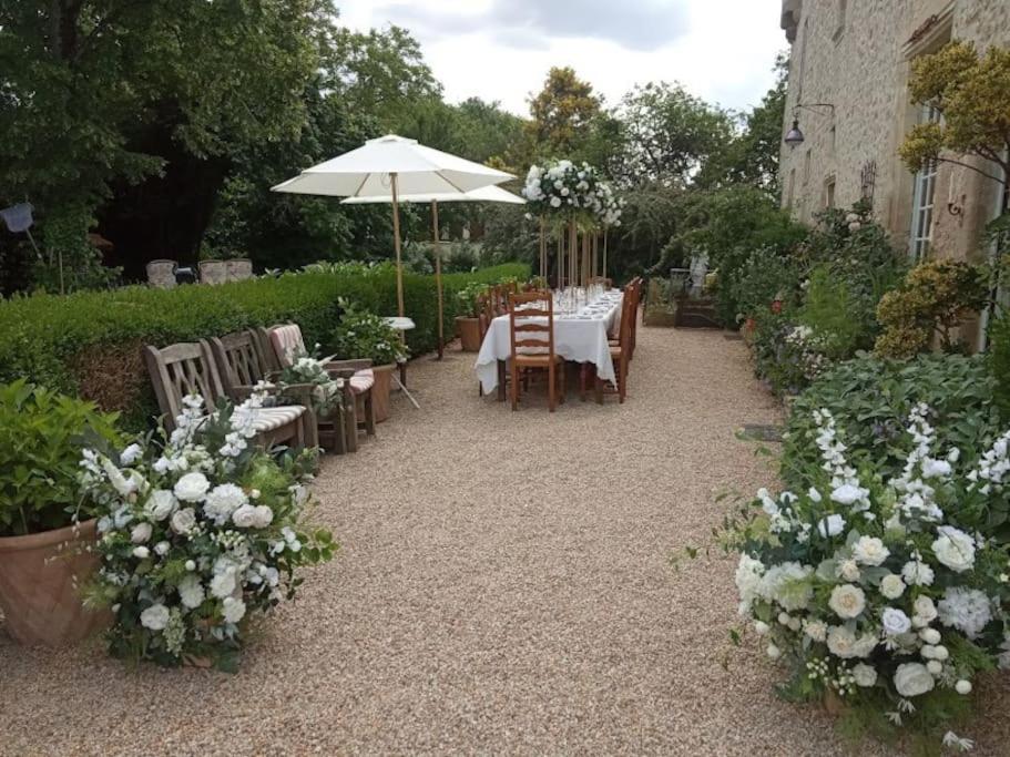 14Th Century Priory In Pressigny Bed & Breakfast Pressigny  Exterior foto