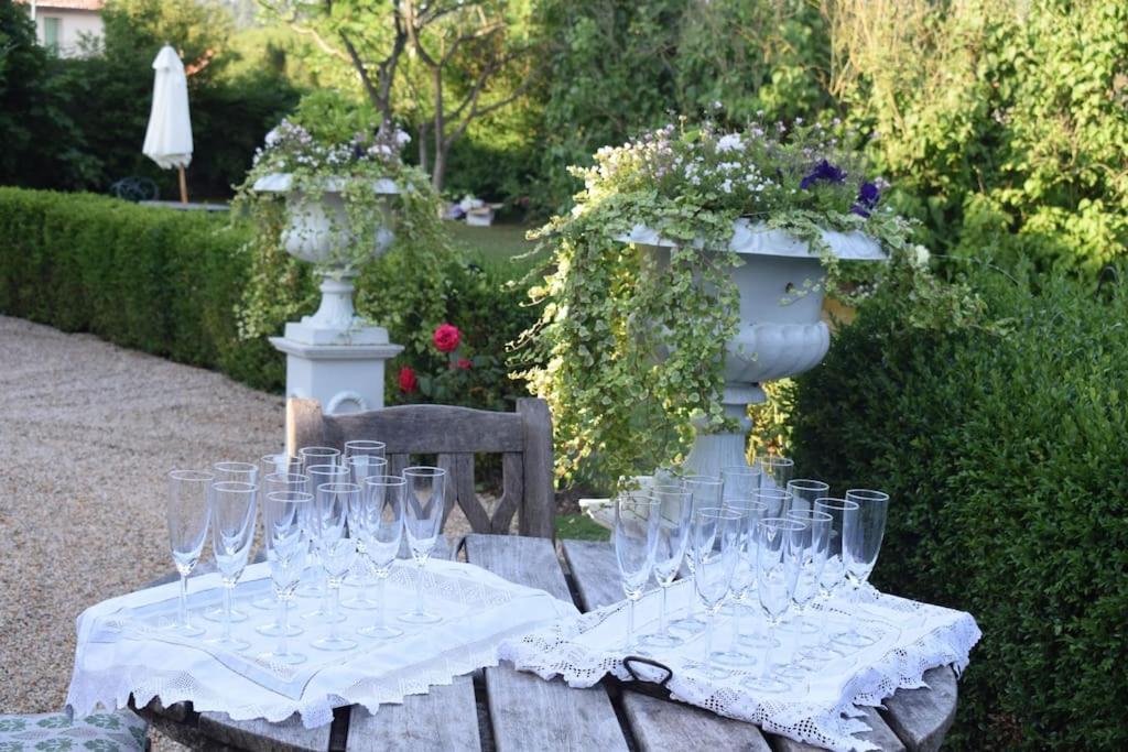 14Th Century Priory In Pressigny Bed & Breakfast Pressigny  Exterior foto