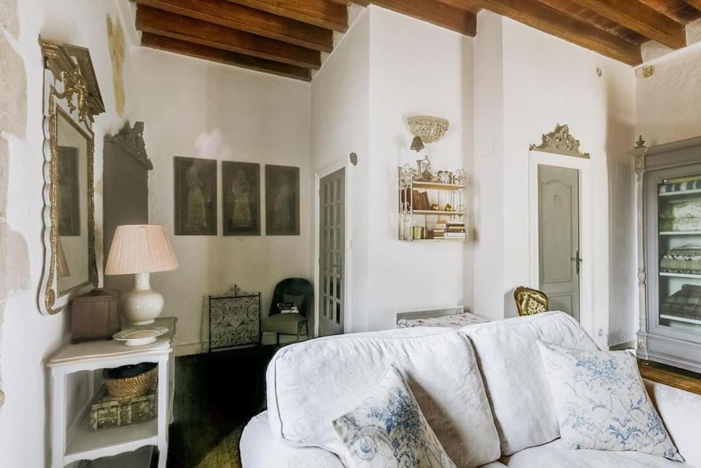14Th Century Priory In Pressigny Bed & Breakfast Pressigny  Exterior foto