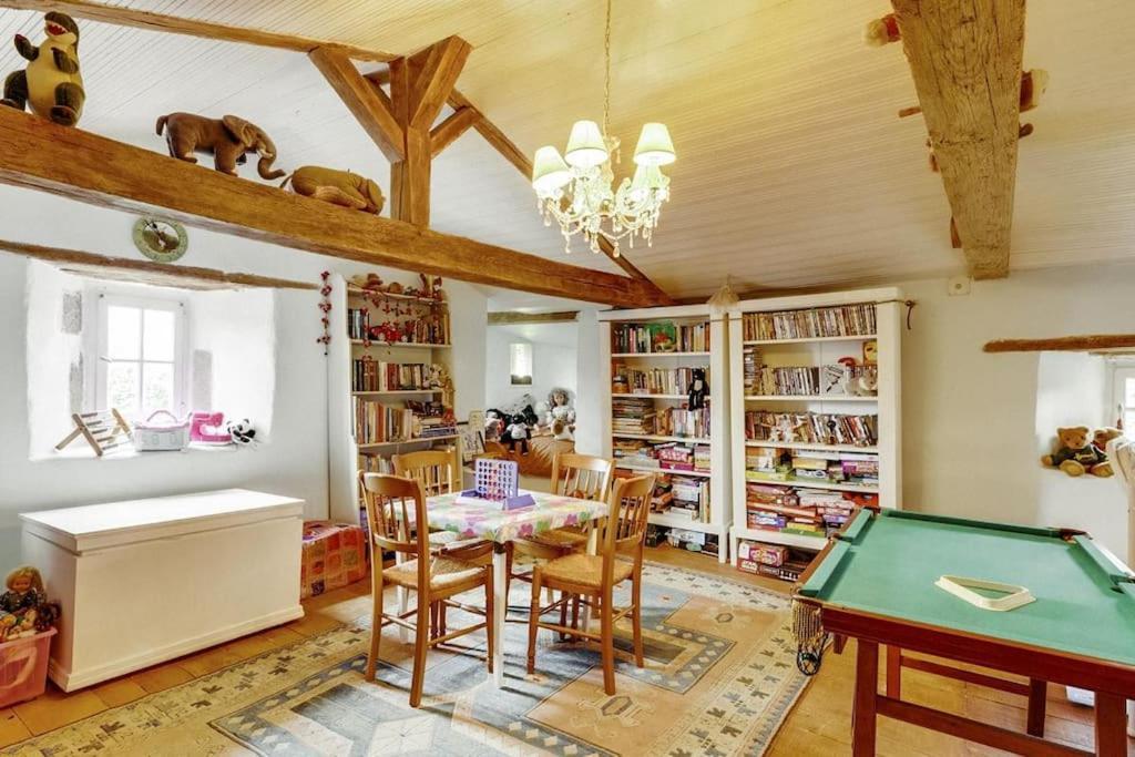 14Th Century Priory In Pressigny Bed & Breakfast Pressigny  Exterior foto