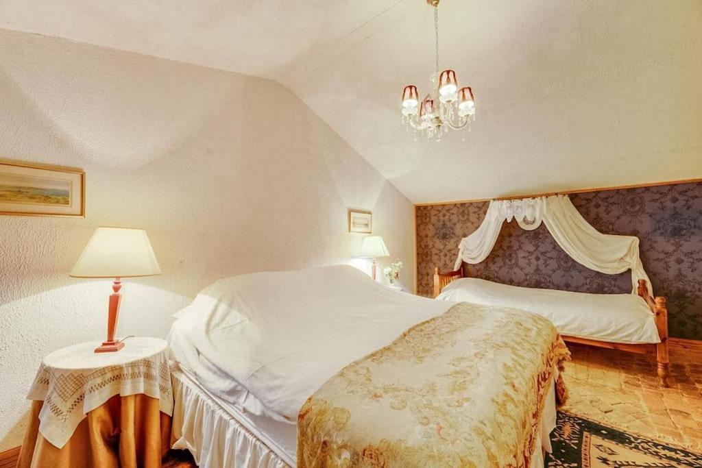 14Th Century Priory In Pressigny Bed & Breakfast Pressigny  Exterior foto